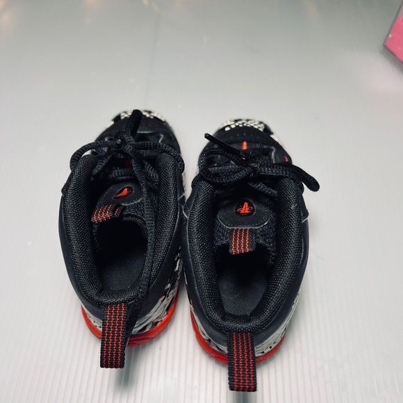 Toddler Nike Foamposite Albino Snakeskin 8C - Picture 3 of 4